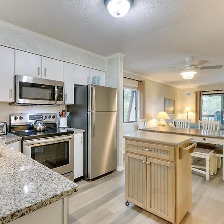 Hilton Head Condo With Balcony And Pool, Walk To Beach Hilton Head Island Buitenkant foto