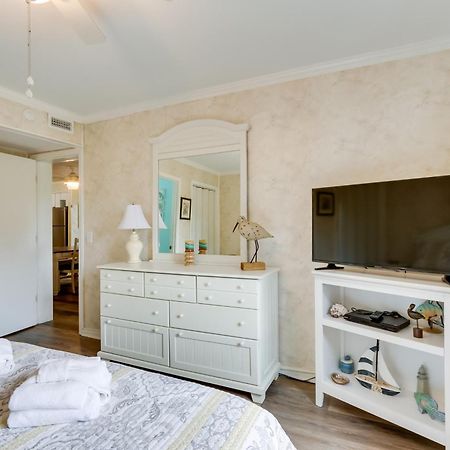 Hilton Head Condo With Balcony And Pool, Walk To Beach Hilton Head Island Buitenkant foto