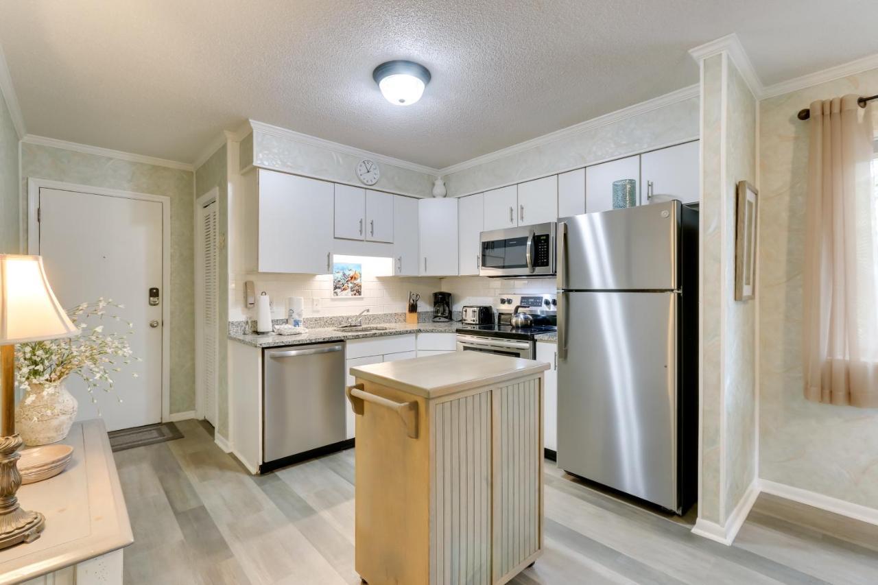 Hilton Head Condo With Balcony And Pool, Walk To Beach Hilton Head Island Buitenkant foto